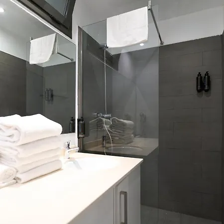 Fira By Gaiarooms Apartmán