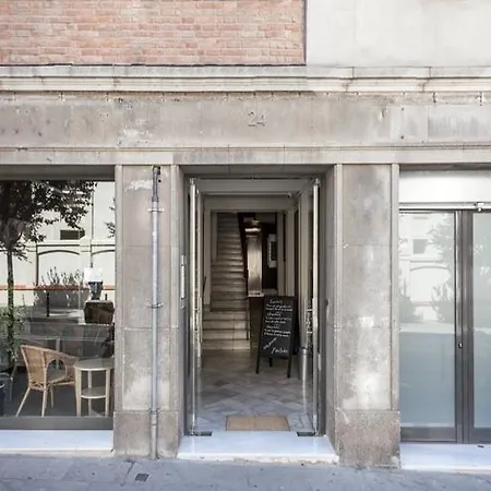 Fira By Gaiarooms Apartament